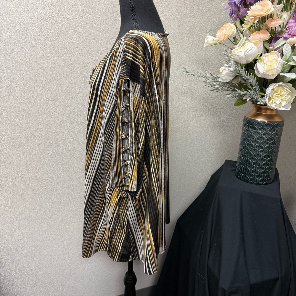 Cato 26/28W Black Gold Stripe Tunic Top w/ Crisscross Neck & Button Sleeves - Picture 2 of 9
